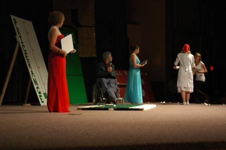 New students compete for prizes during the SAC game show, <em>Right is the Price,</em> hosted by SAC. - Photo by Matthew Diggs