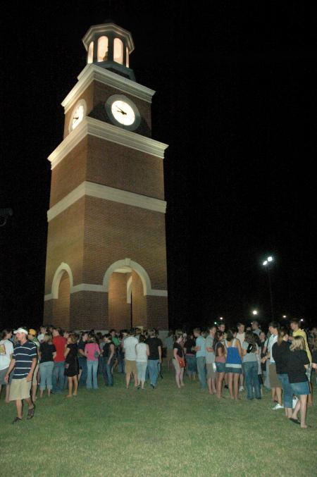 Students catch up with all their friends during the Howdy Party held on the Great Lawn.   - Photo by Matthew Diggs