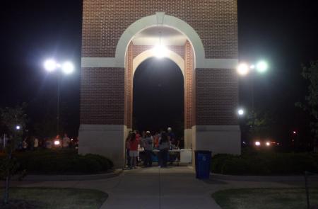 Both new and returning students gathered under Miller Tower for the Howdy Party. SGA provided music, drinks and shaved ice. - Photo by Stephanie Schroeder