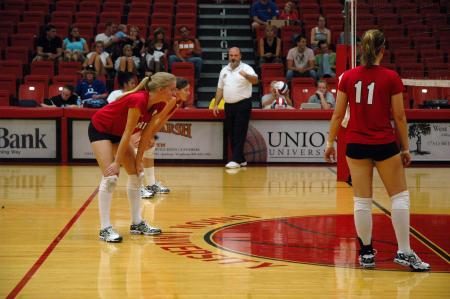 The Lady Bulldogs prepare themselves for the next set against Trevecca Nazarene University.  - Photo by Neisha Fuson