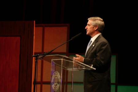 Andrew Card, former chief of staff to President Bush, addressed faculty, staff, students, and guests at the 2007 Scholarship Banquet held at the Carl Perkins Civic Center. - Photo by Stephanie Schroeder