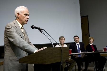 Stephen Carls lectures at a history discussion of the recent Ken Burns documentary on World War II. - Photo by Matt Elia