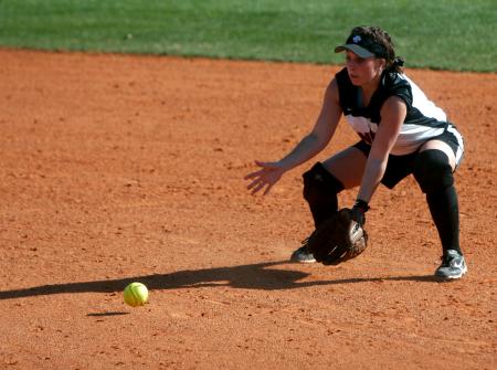 Second-base player Candice Cross makes a play against Crichton College. - Photo by Kyle Kurlick
