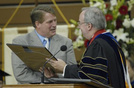 President Dockery recognizes Will Hall, executive editor of Baptist Press and vice president for news services of the Southern Baptist Convention Executive Committee. - Photo by Justin Veneman