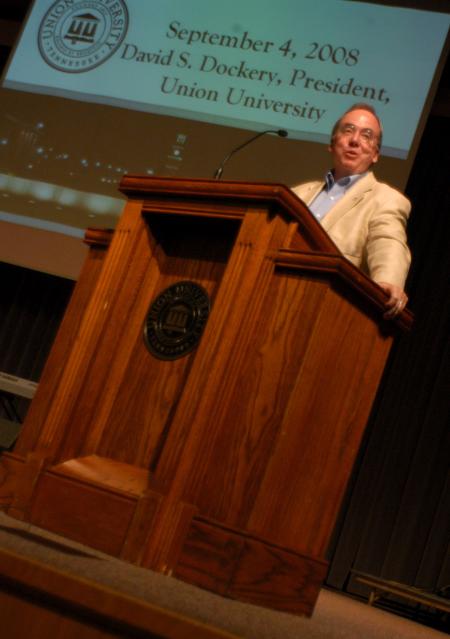 President Dockery welcomes new students and their families to Union University. - Photo by Angela Abbamonte