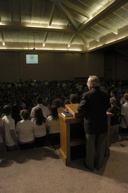 President Dockery assembles the Union community and the families of the new students into a circle as they pray for their new beginnings at Union. - Photo by Jordan Buie