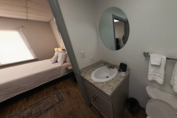 One-Bedroom Bathroom