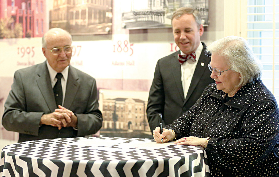 Lynne Murchison establishing scholarship